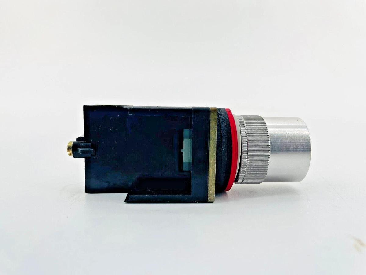 New Allen Bradley 800MR-QA24GA Illuminated Push Button Round 24V Green