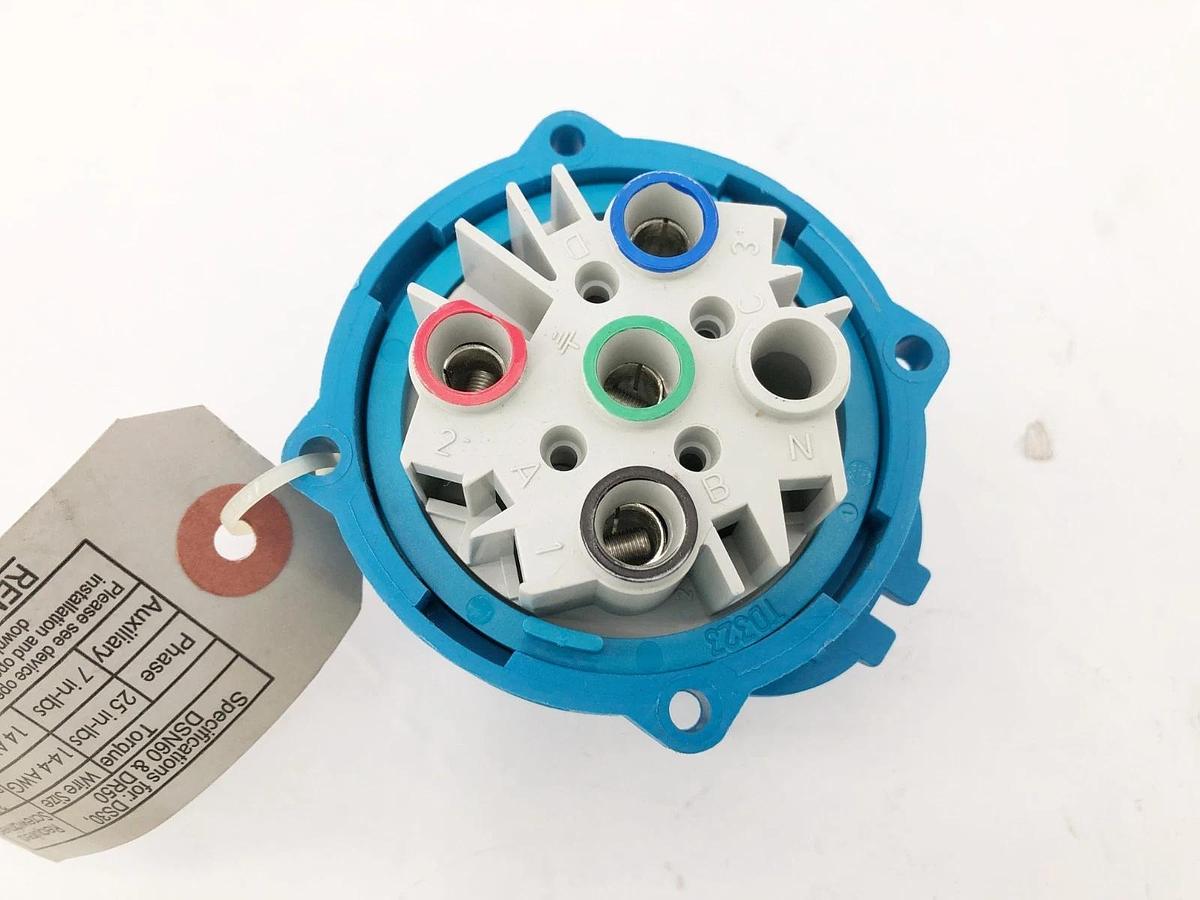New Meltric 63-68143 Inlet/Plug DSN60 60A 3P + E 600VAC 20HP Type 4X