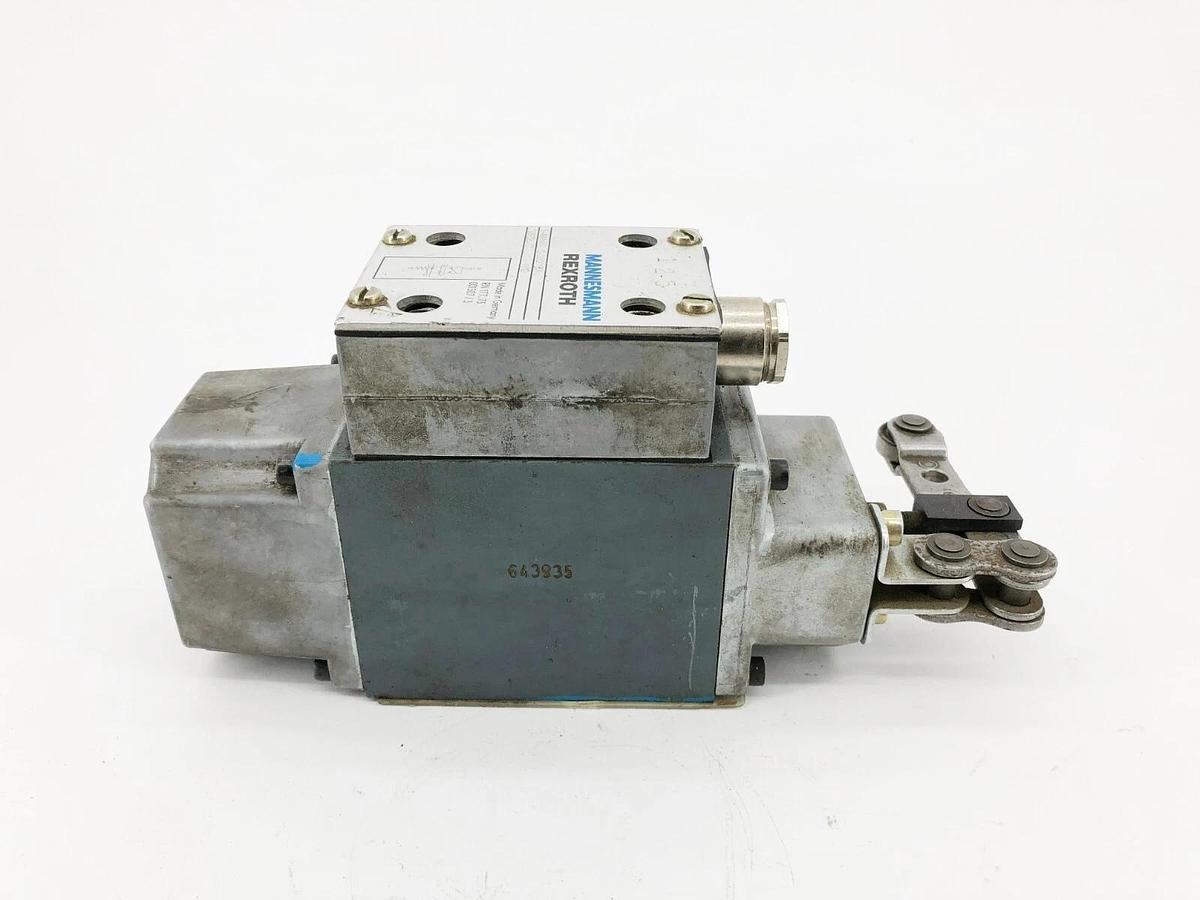 New Rexroth 5-4WMRA-10-D31/YBW Directional Spool Valve 589325/0