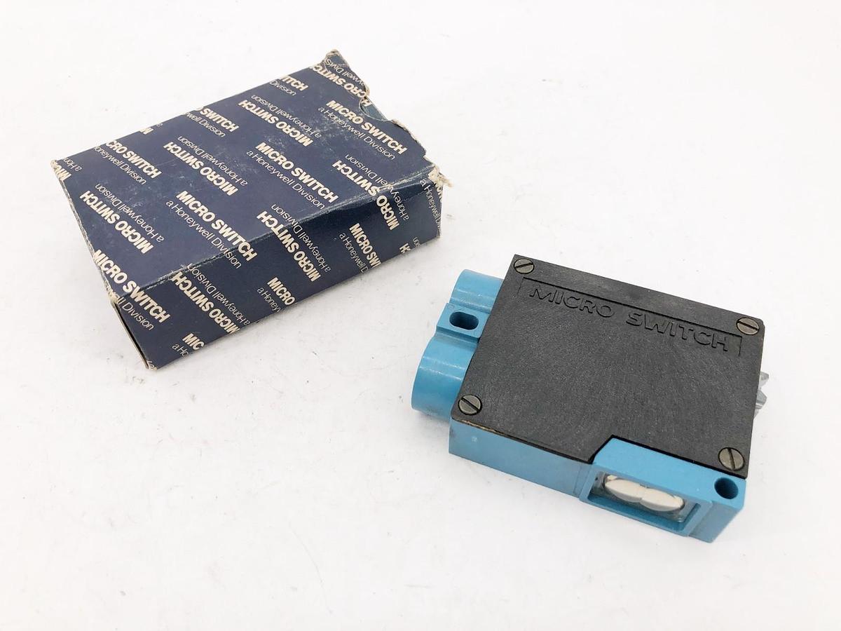 New Honeywell Microswitch FE-MLS10-A10A Photoelectric Sensor 115VAC