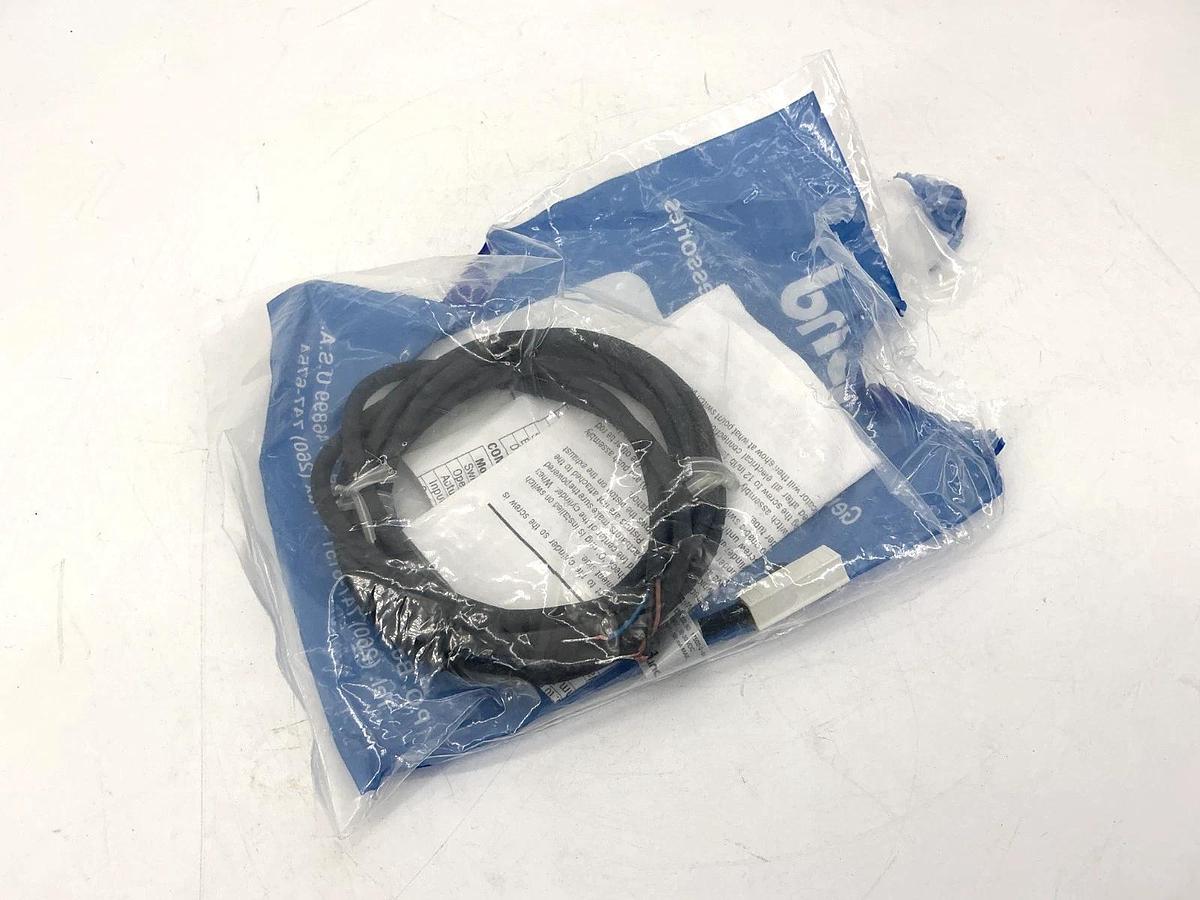 New PHD 17502-2-06 Compact Proximity Switch 10-30VDC 10Watt 200mA MAX 3-Wire
