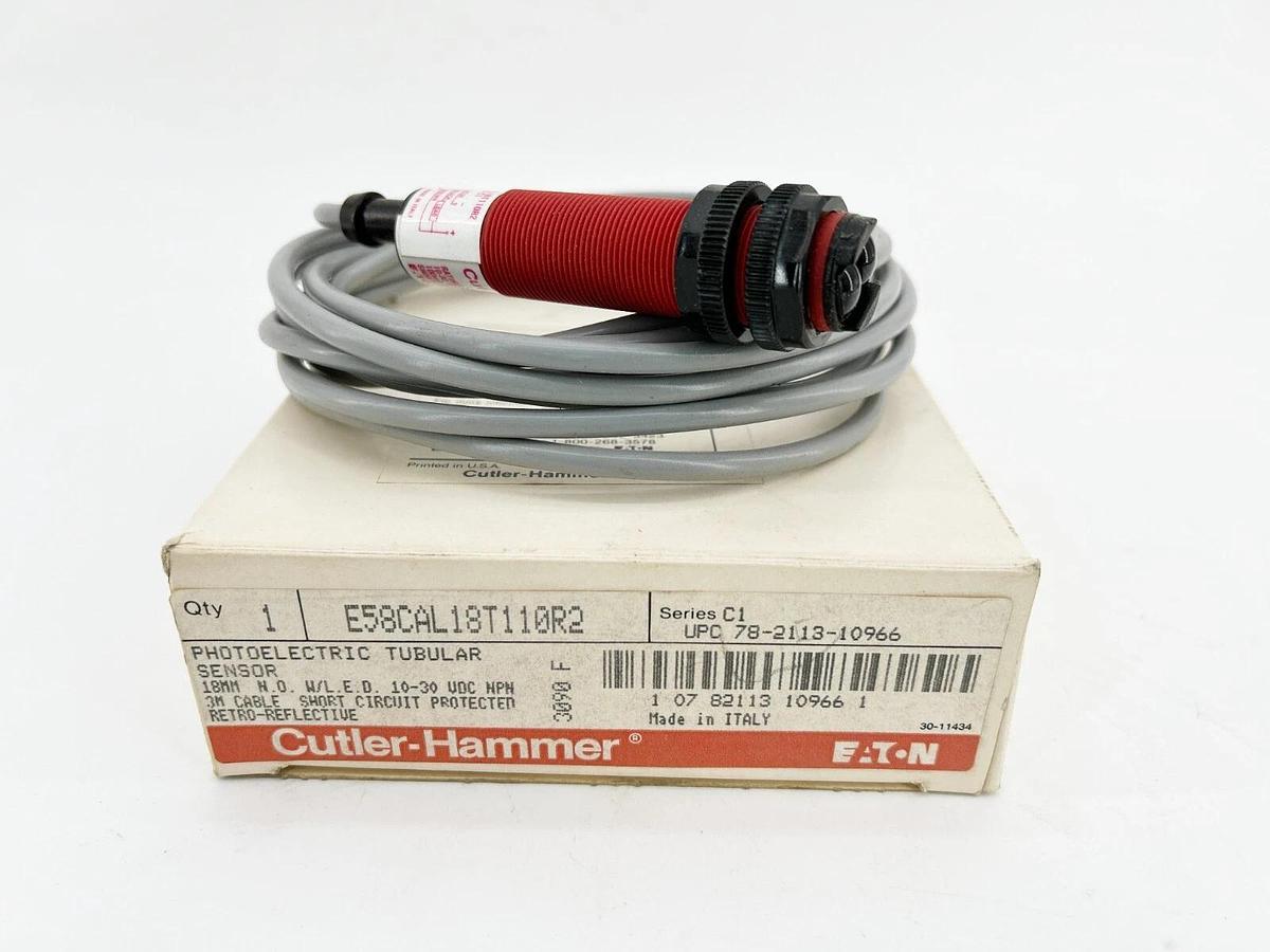New Cutler Hammer E58CAL18T110R2 Photoelectric Sensor 18mm 3 Wire 10-30VDC