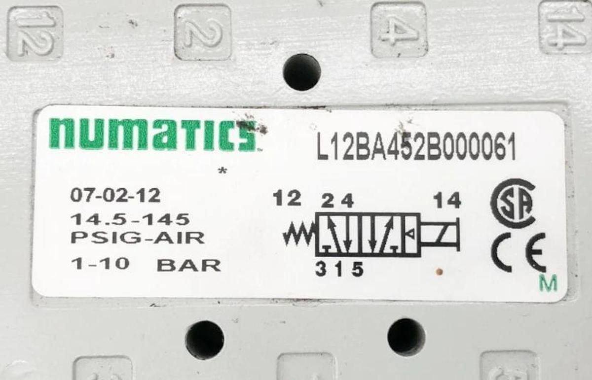 Used Numatics L12BA452B000061 Solenoid Valve 1/4" Ports 24VDC 2-Pos. 4-Way