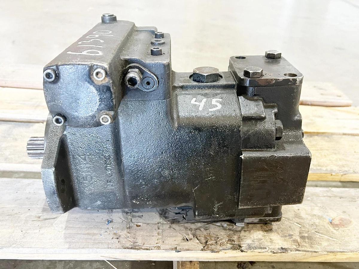 Used Oil Gear PVWJ-098A1UV-LDFS-P-1NNNN-CP Hydraulic Piston Pump