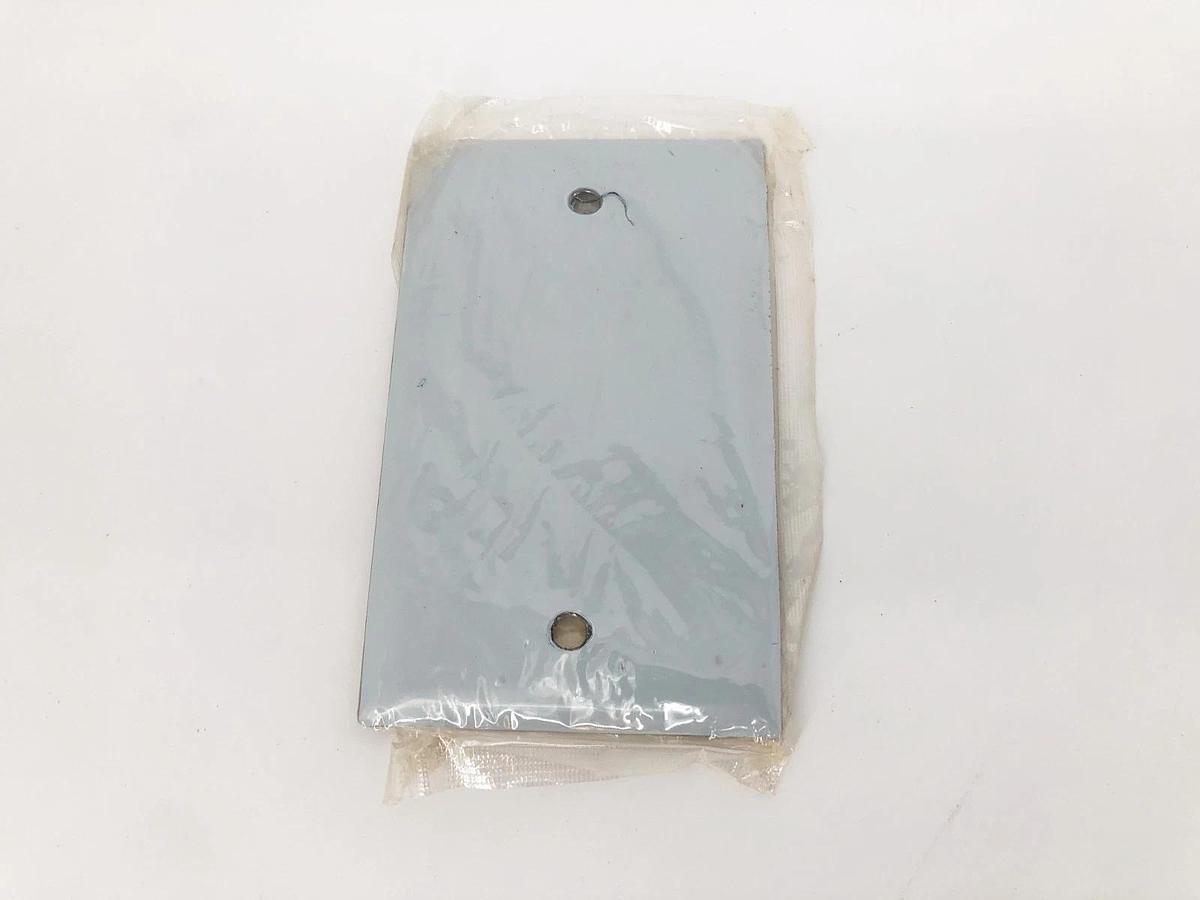 Lot of 8 New Hubbell SS13 Stainless Steel Wallplates 1-Gang Blank - No Box