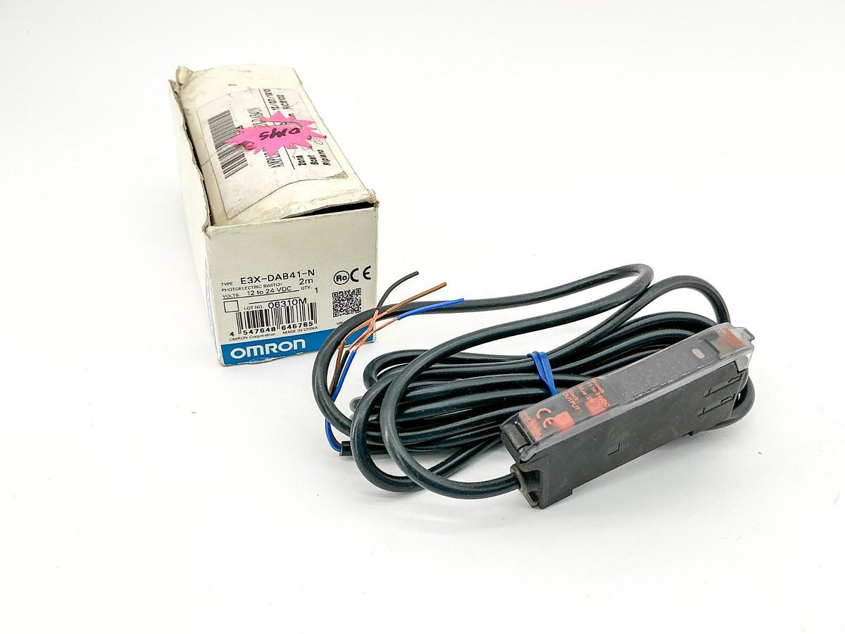 New Omron E3X-DAB41-N 2M Sensor 12-24VDC