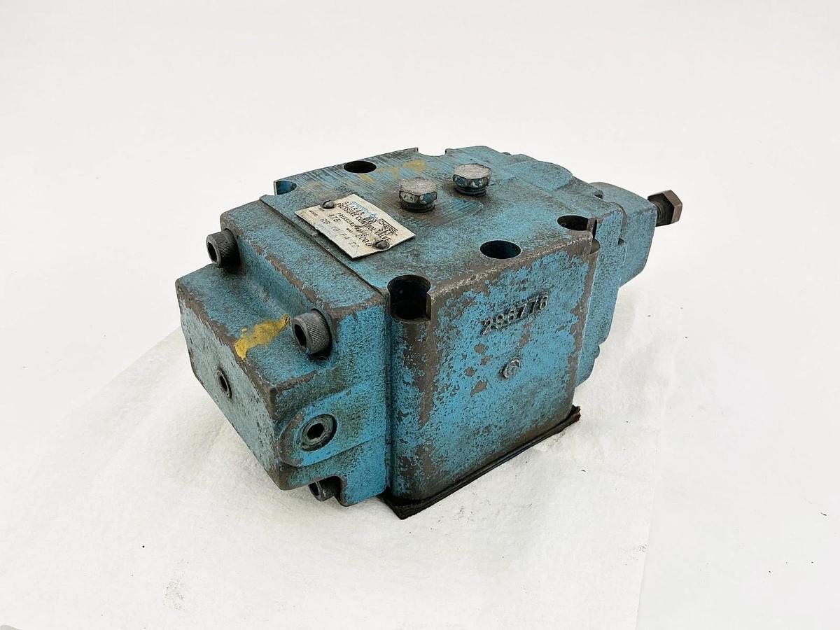 Used Vickers RG-10-F4-22 Pressure Control Valve 475-2000PSI 340643
