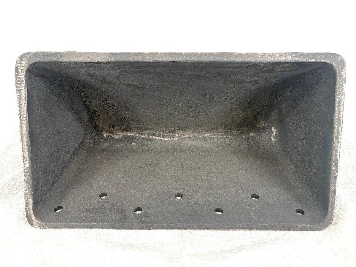 New Maxi-Lift DI-MAX AA Ductile Iron Elevator Bucket 14 x 7 x 7-1/2-AA