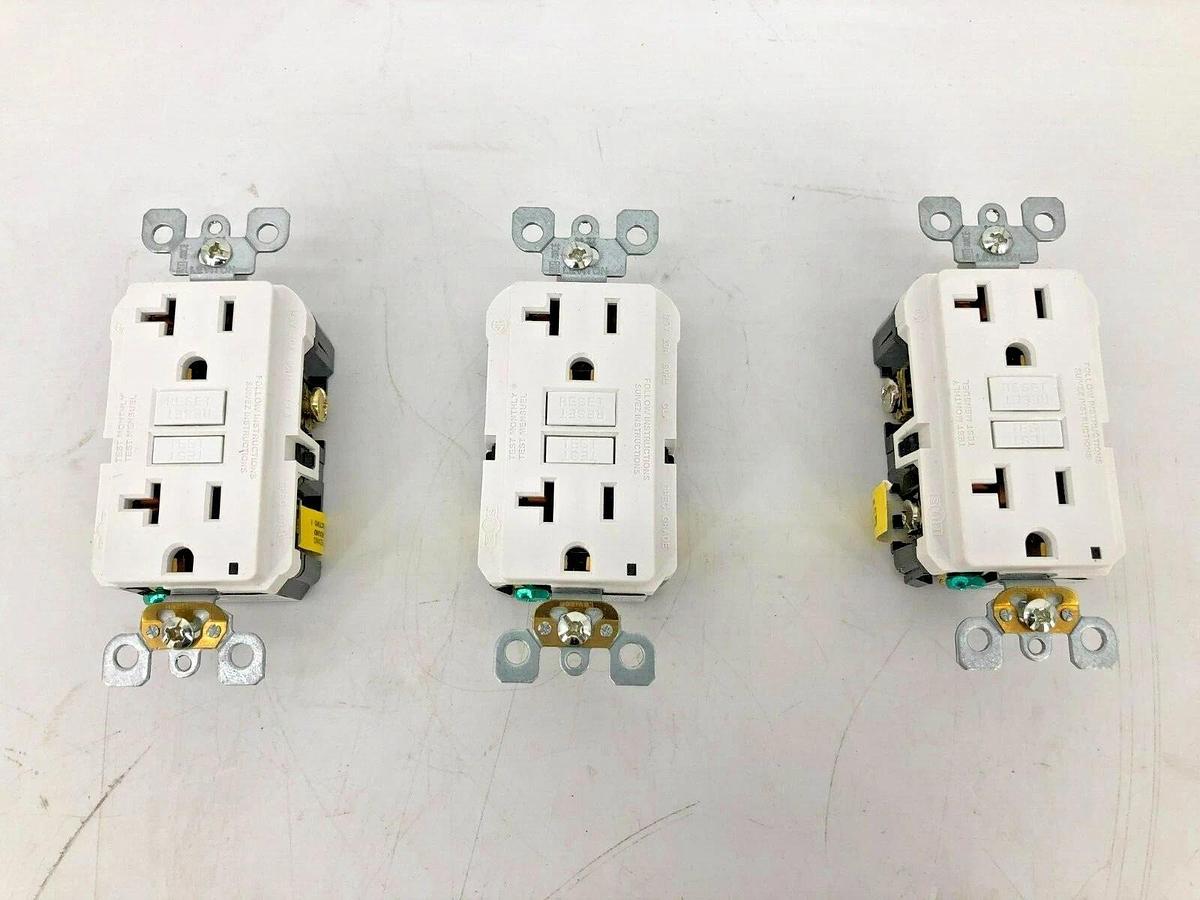 New Lot of 3 Leviton GFNT2-3W Self-Test SmartlockPro Slim GFCI Receptacles