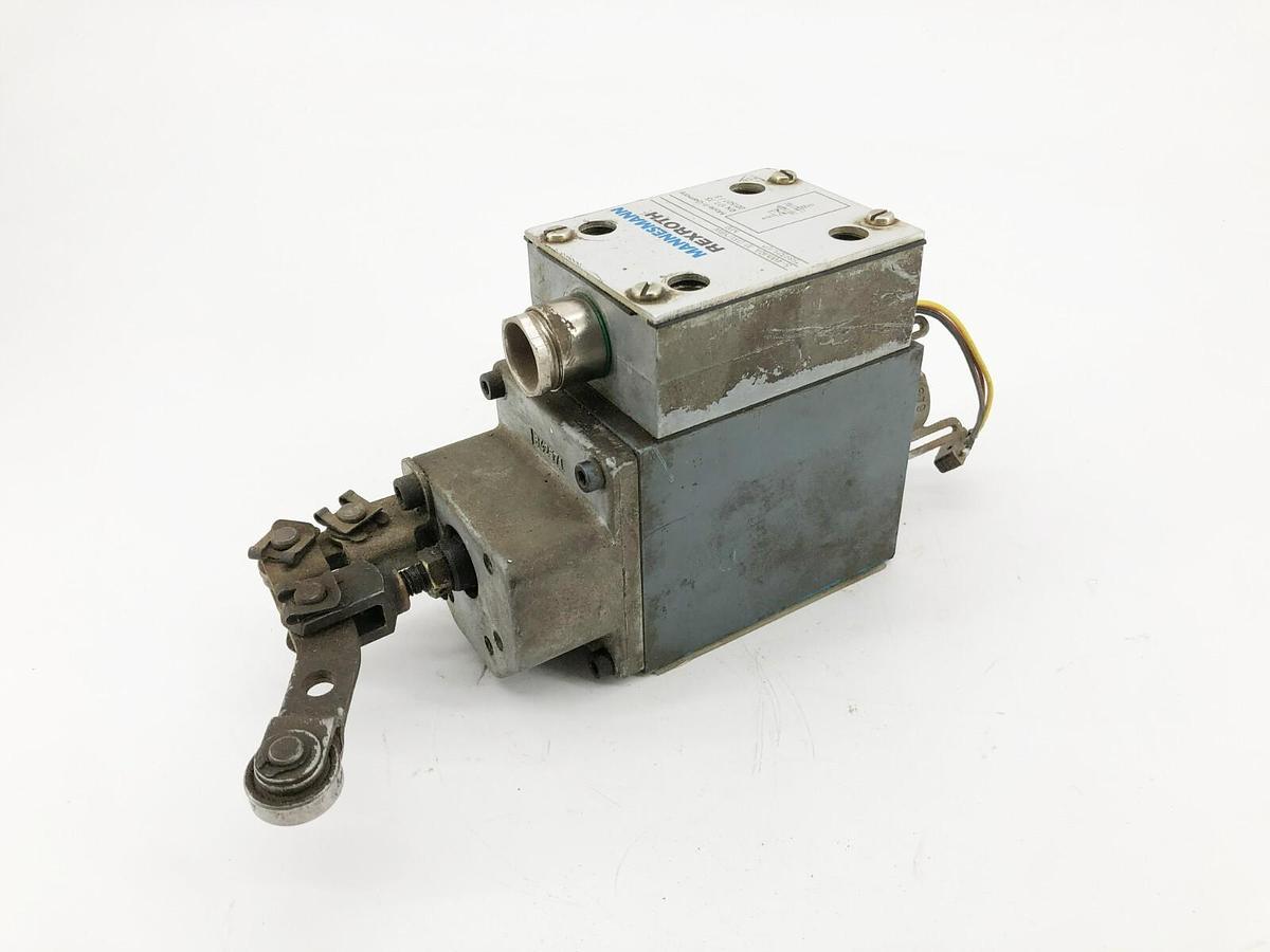 Used Rexroth 5-4WMRA-10-D31/YBW Directional Spool Valve 589325/0 (For Parts Only)