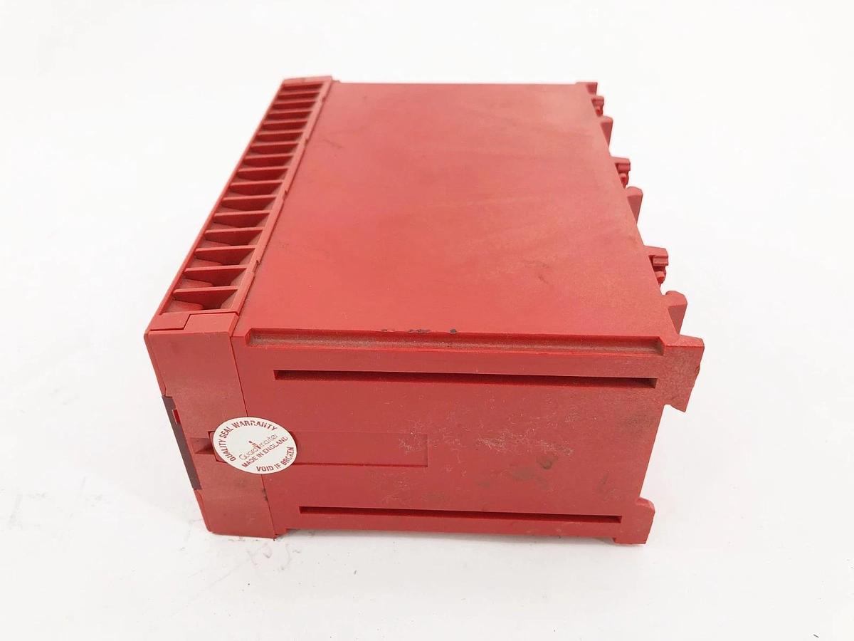 Used Allen Bradley 23029 Guardmaster Minotaur Safety Relay 24/110/240V MSR10 RD
