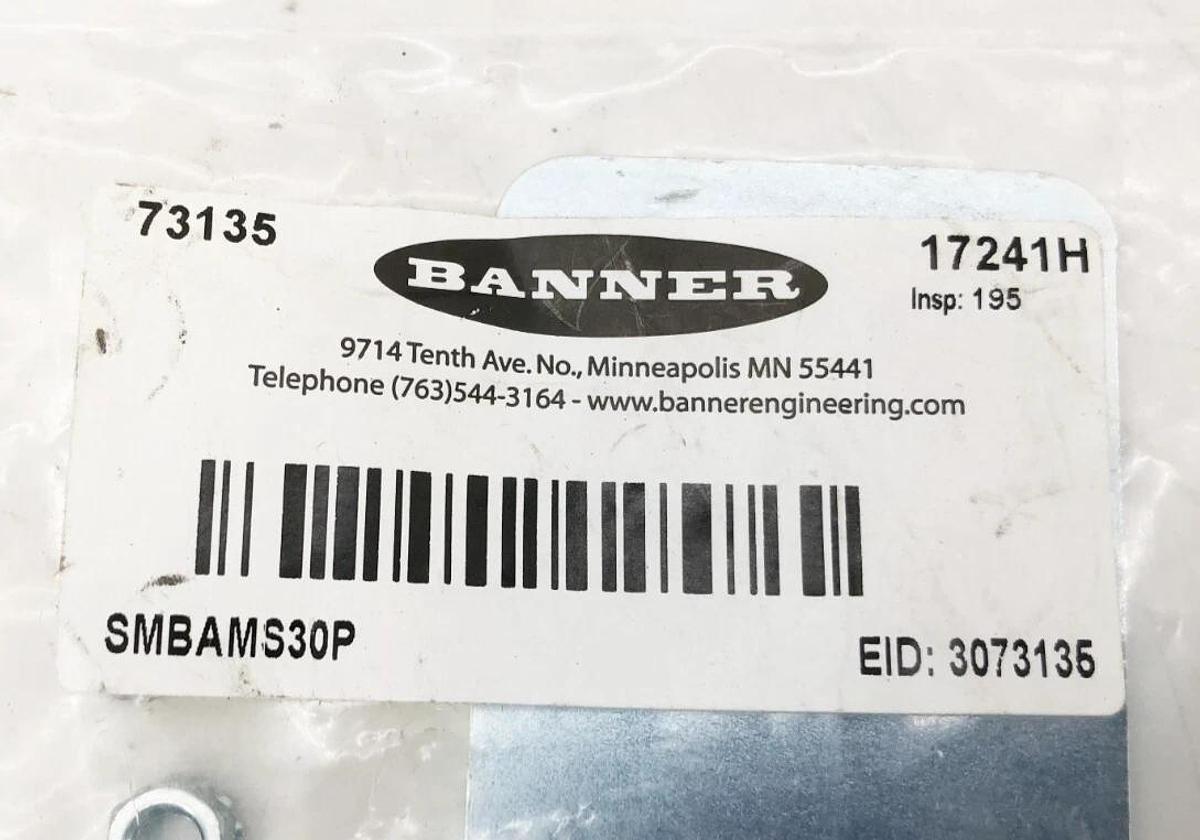 Lot of 2 New Banner Engineering SMBAMS30P Flat Brackets 73135