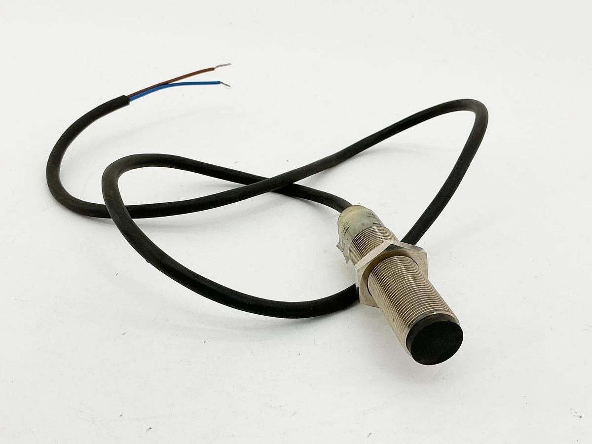 Used Cutler Hammer E57-18LE12-A1 Inductive Proximity Sensor 250V Ser.E1