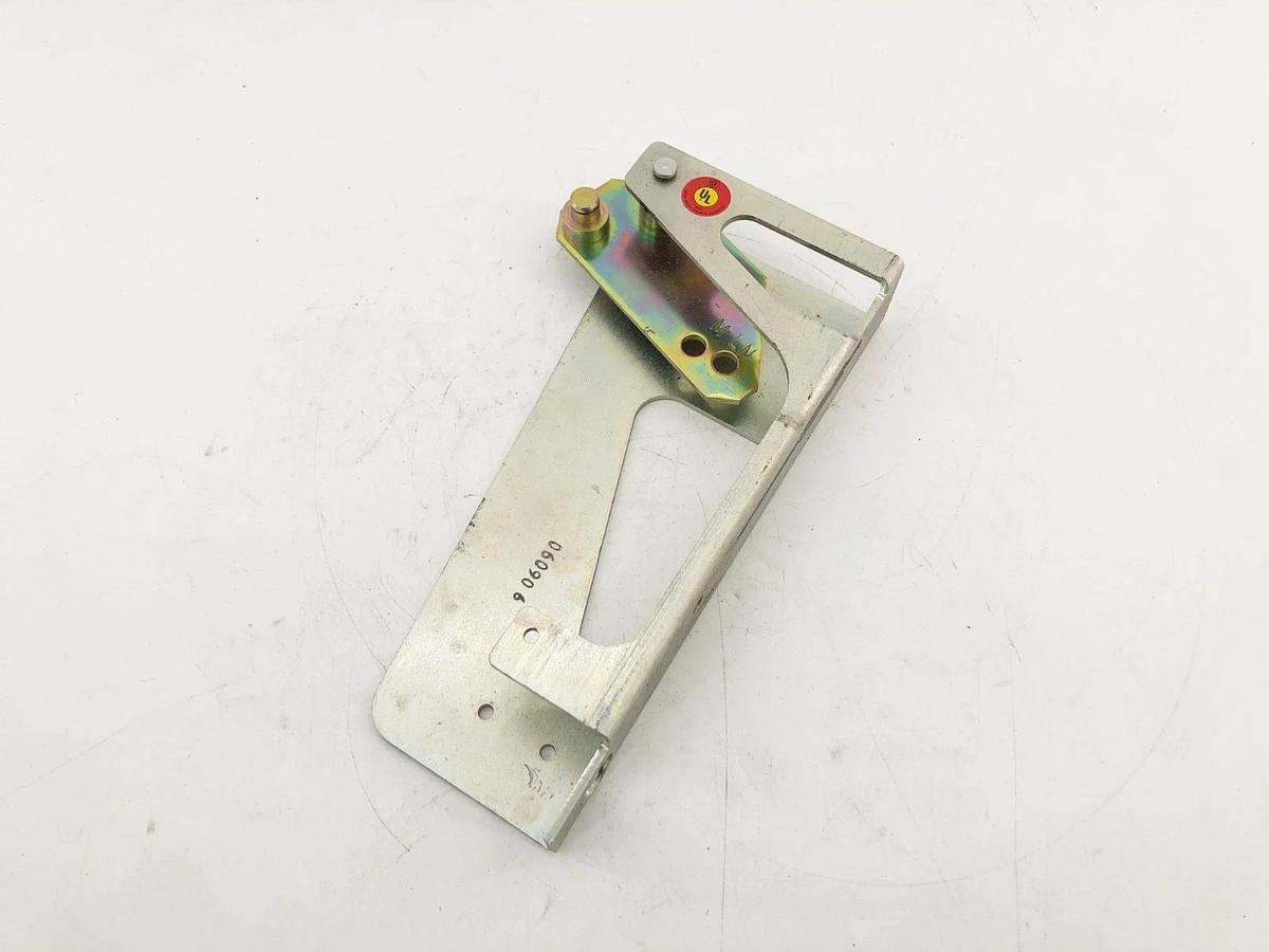 Used Eaton Cutler-Hammer F4S04C Flange Handle Mechanism