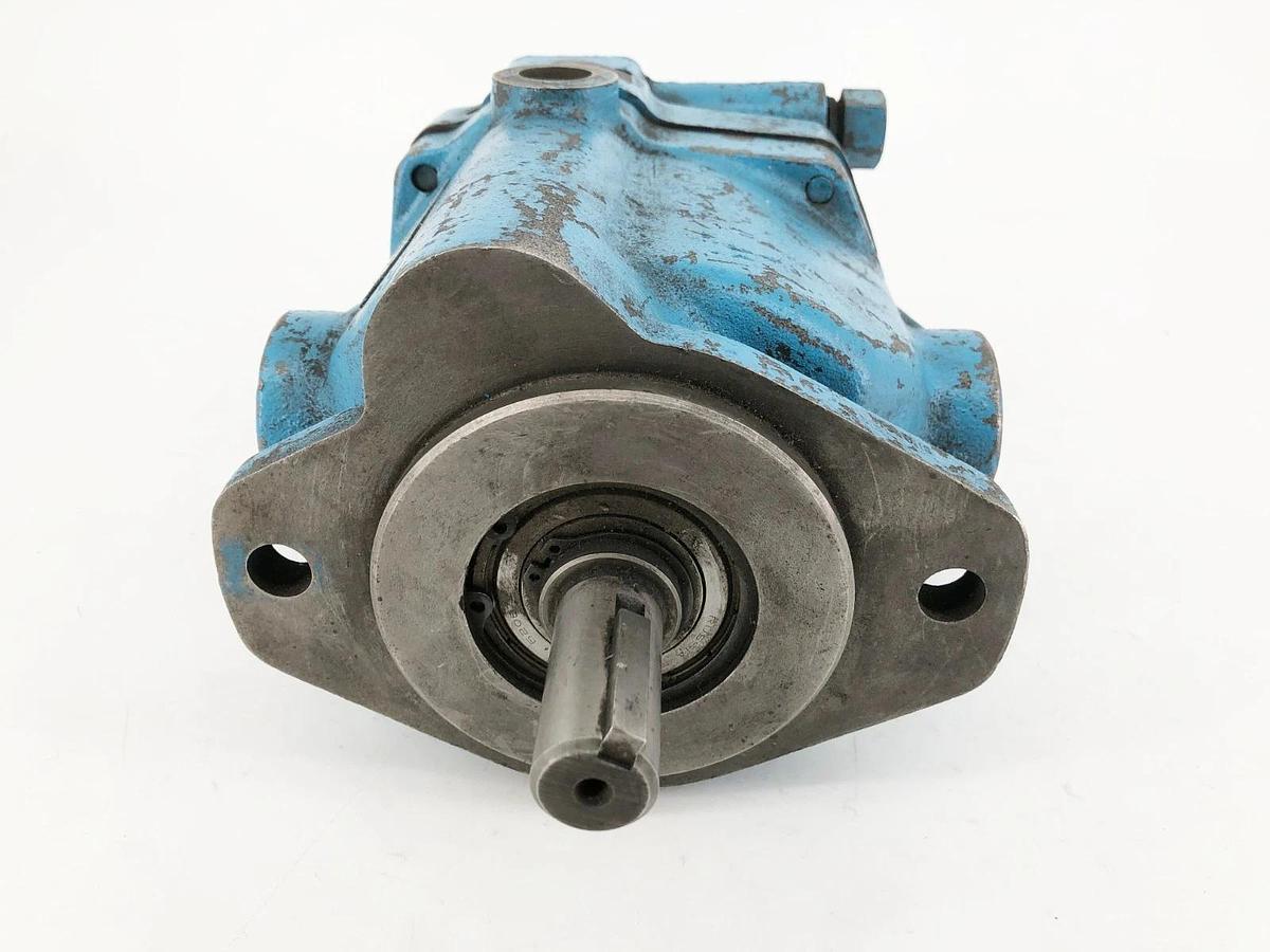New Vickers PVB10-RSY31-C11 Piston Pump 430487 H/91/0 - No Box