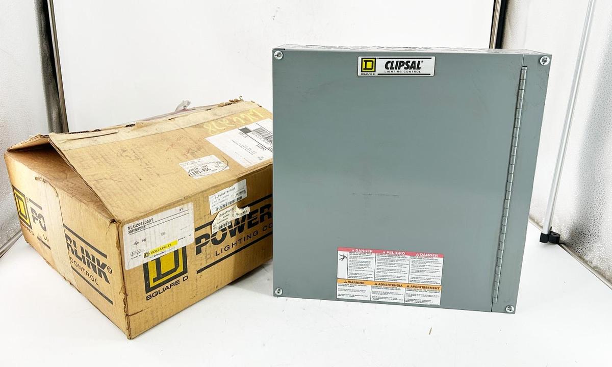 New Square D SLCZ082000T 8-Channel 20A Relay 120V With PS
