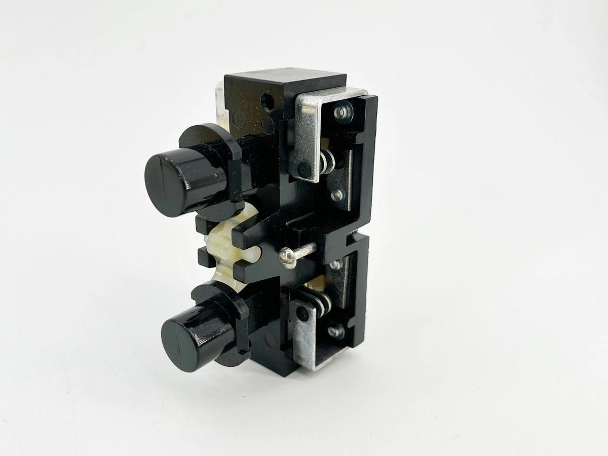 New Hubbell PG2 Pushbutton Insert Single Speed/Plug 480V 6A