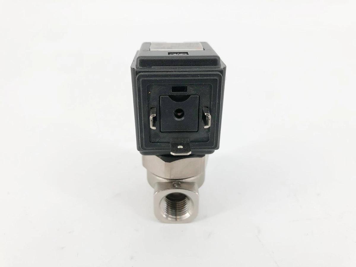 New SMC VCW21-5D0-4-02F-H-Q Compact Valve 0-0.5MPa 4mm Orifice - No Box