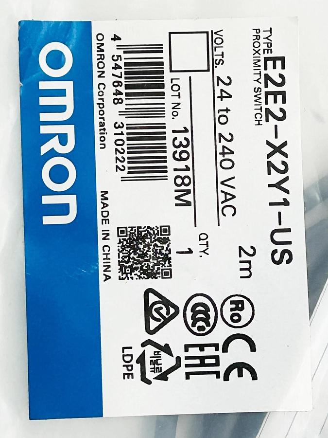 New Omron E2E2-X2Y1-US Proximity Switch 24-240Vac 27X18M