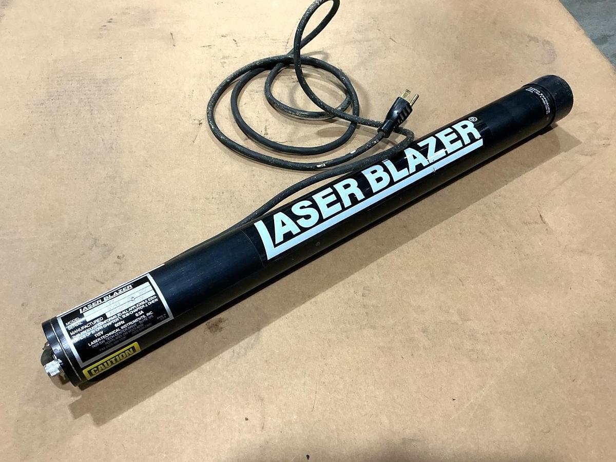 Used Laser Blazer 77 Helium Neon HeNe Laser 0.5A 115V 60HZ 5mW Max Power Output