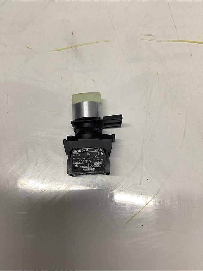 New Lot of 2 Allen Bradley 800E-3D0 Lamp Module 250V Ser.A - No Box