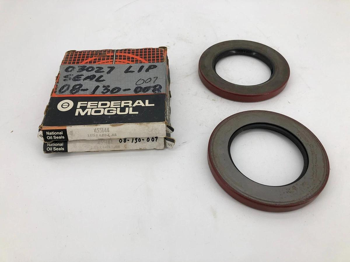 Used Lot of 2 New Federal Mogul National 455144 Oil Seals