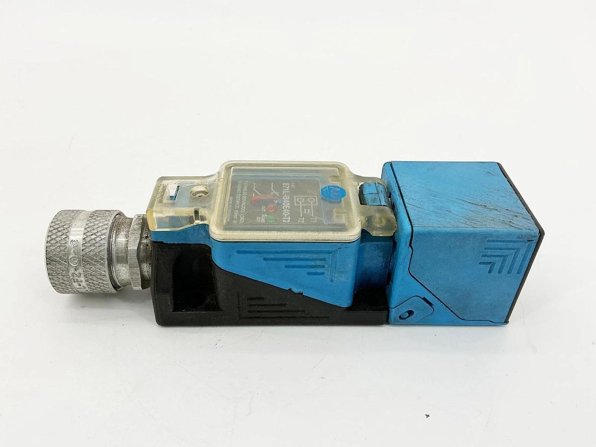 Used Allen Bradley 871L-B40E40-T2 Proximity Sensor 250V 400mA 40MM Sensing Ser.A