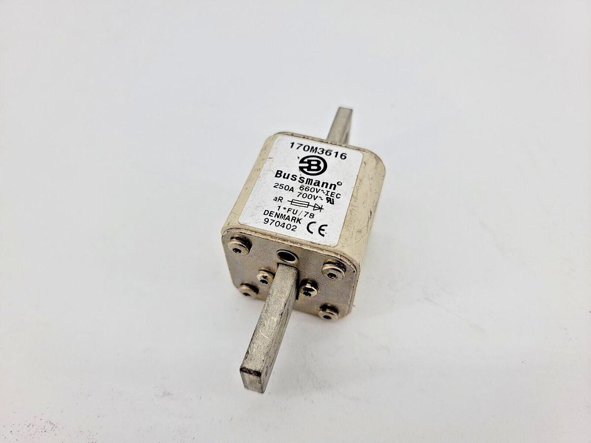 New Bussmann 170M3616 High Speed Square Body Fuse 660V 250A