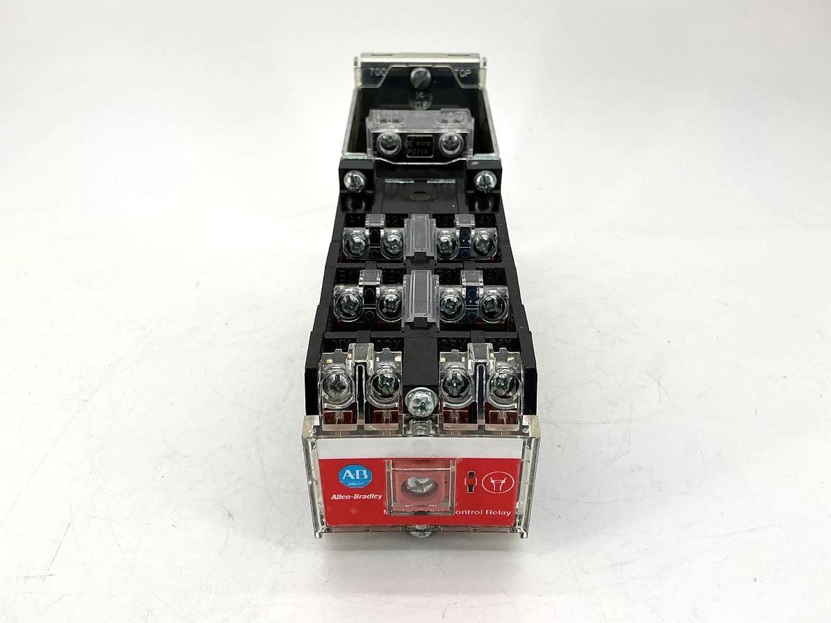 New Allen Bradley 700S-DCPK1020DZ24 Ser E Master Safety Control Relay 24V No Box