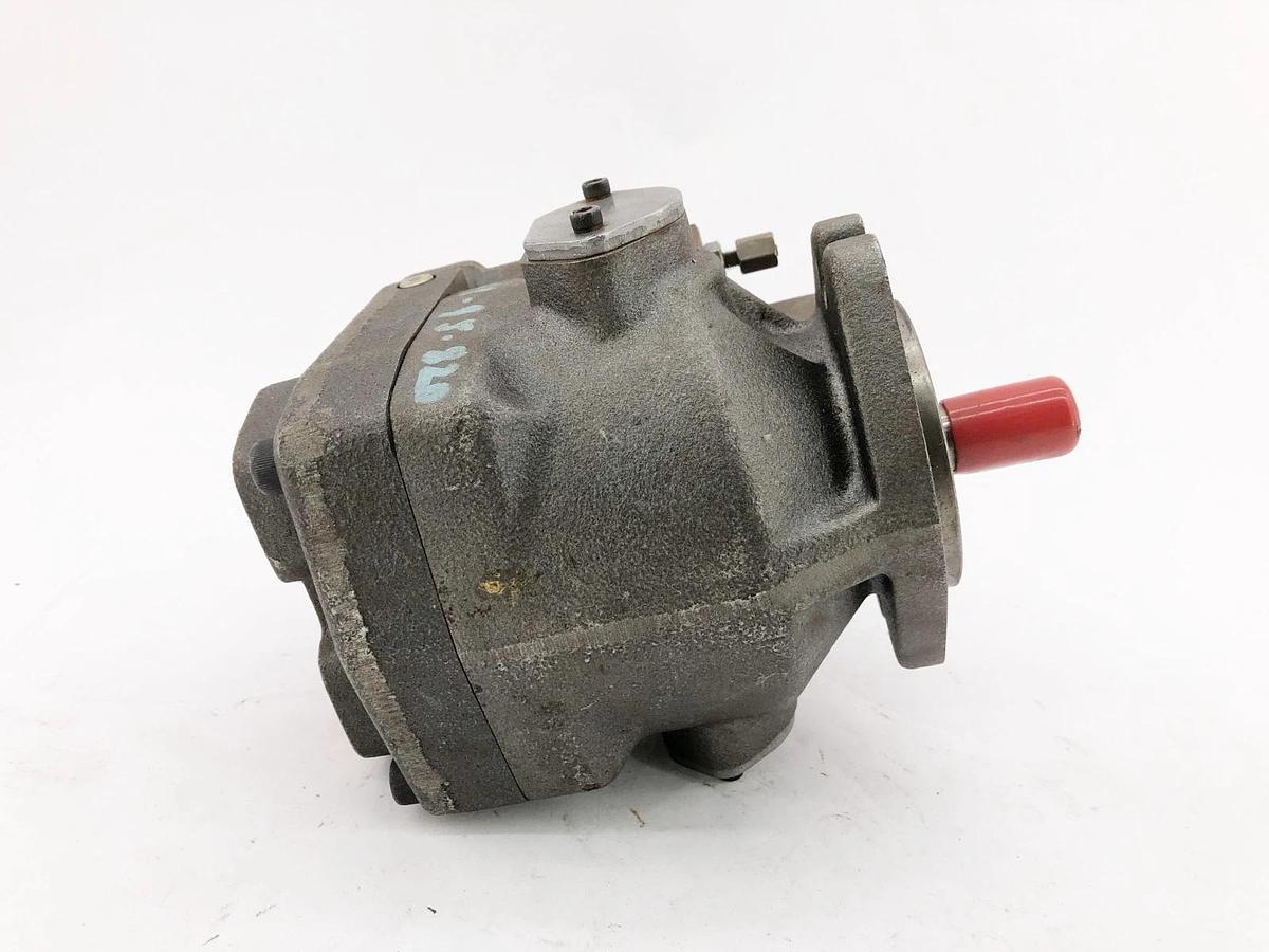 New Parker PVP1636R212 Hydraulic Piston Pump 3600psi - No Box