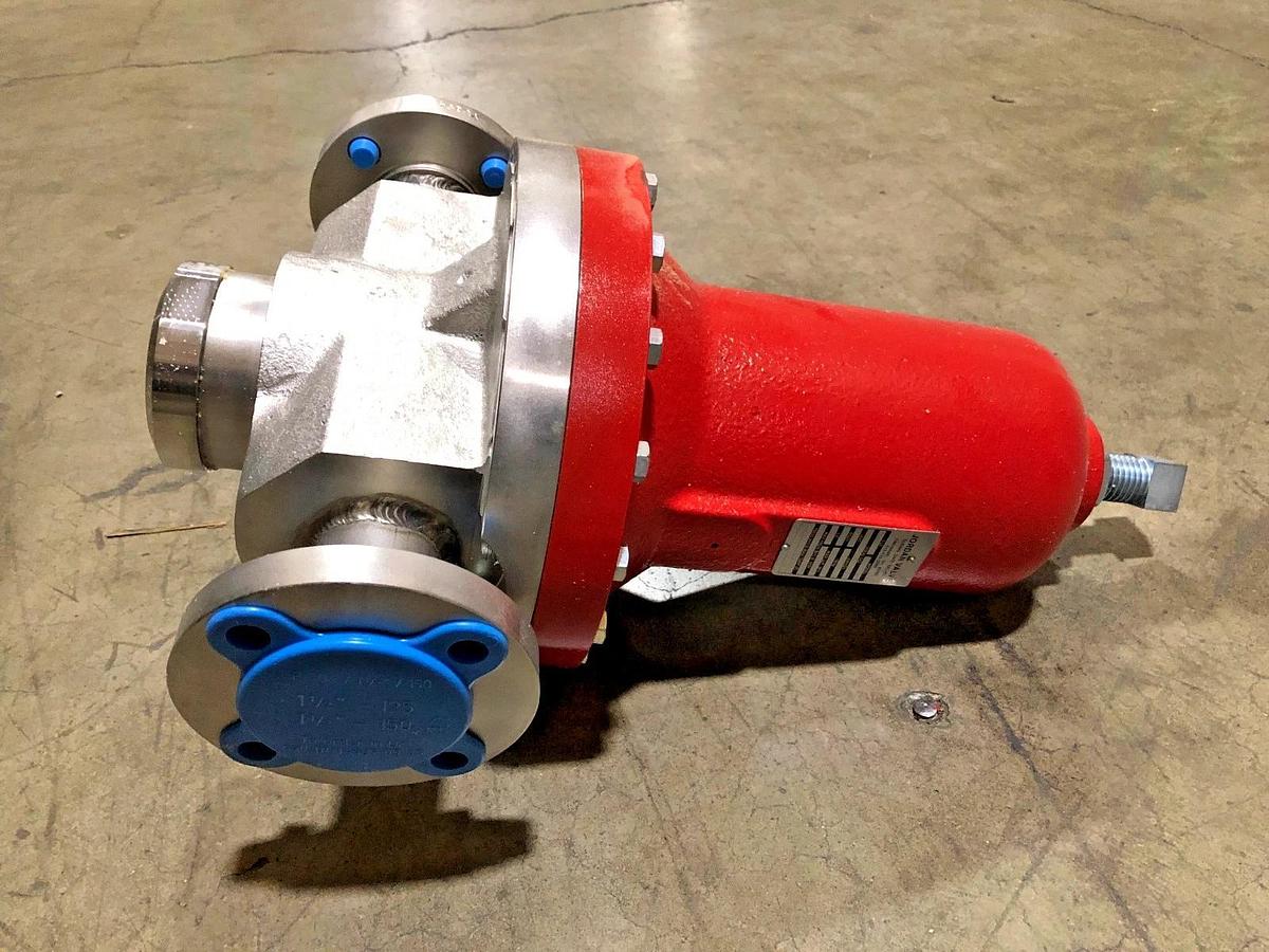 New Jordan Valve 68G Globe-Style Regulator 1-1/2" Seat B-N 316 Body 275psi Max
