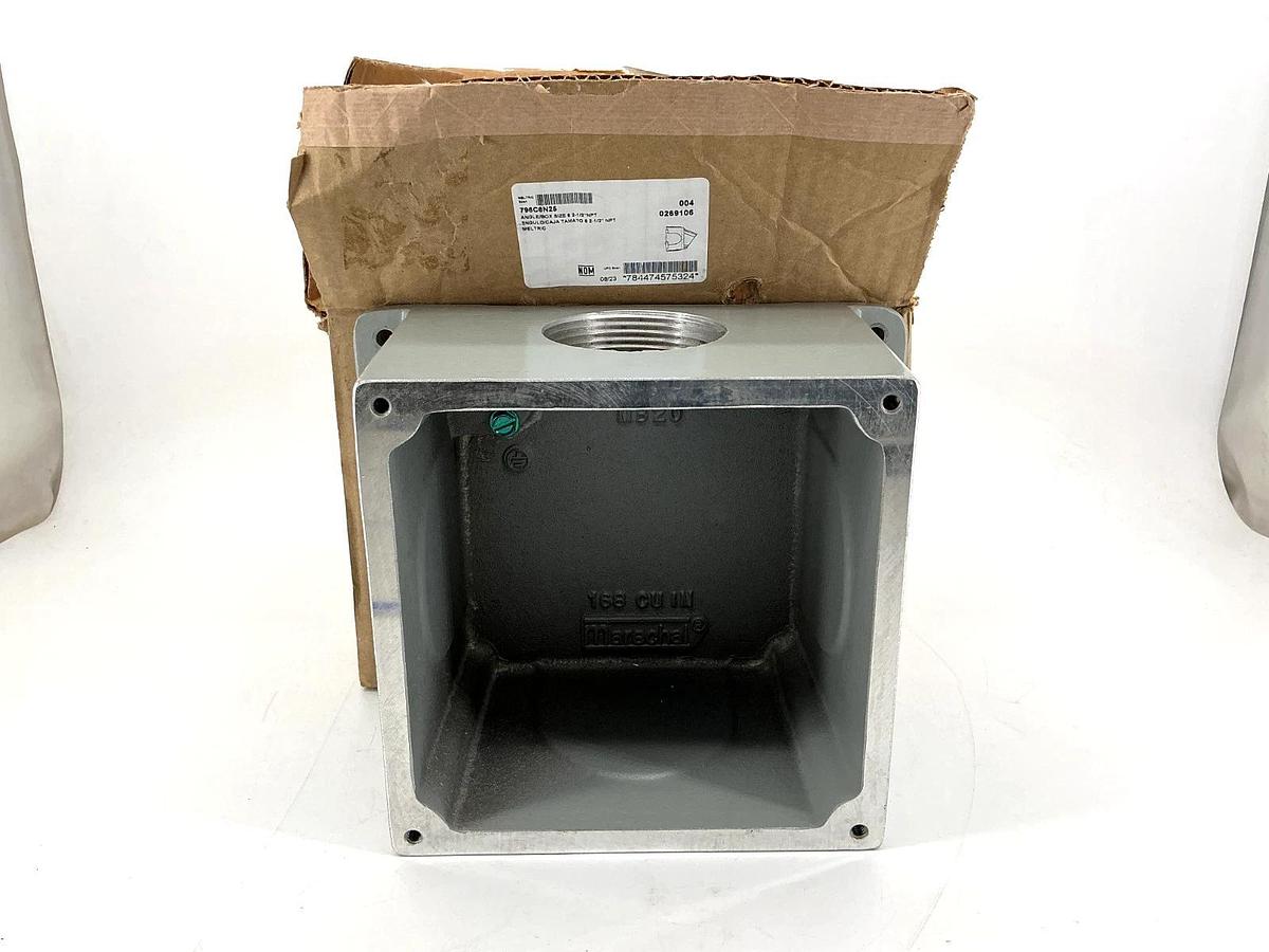 New Meltric 796C6N25 Junction Box 6-1/2" - Body Only (Missing Angle Adapter)