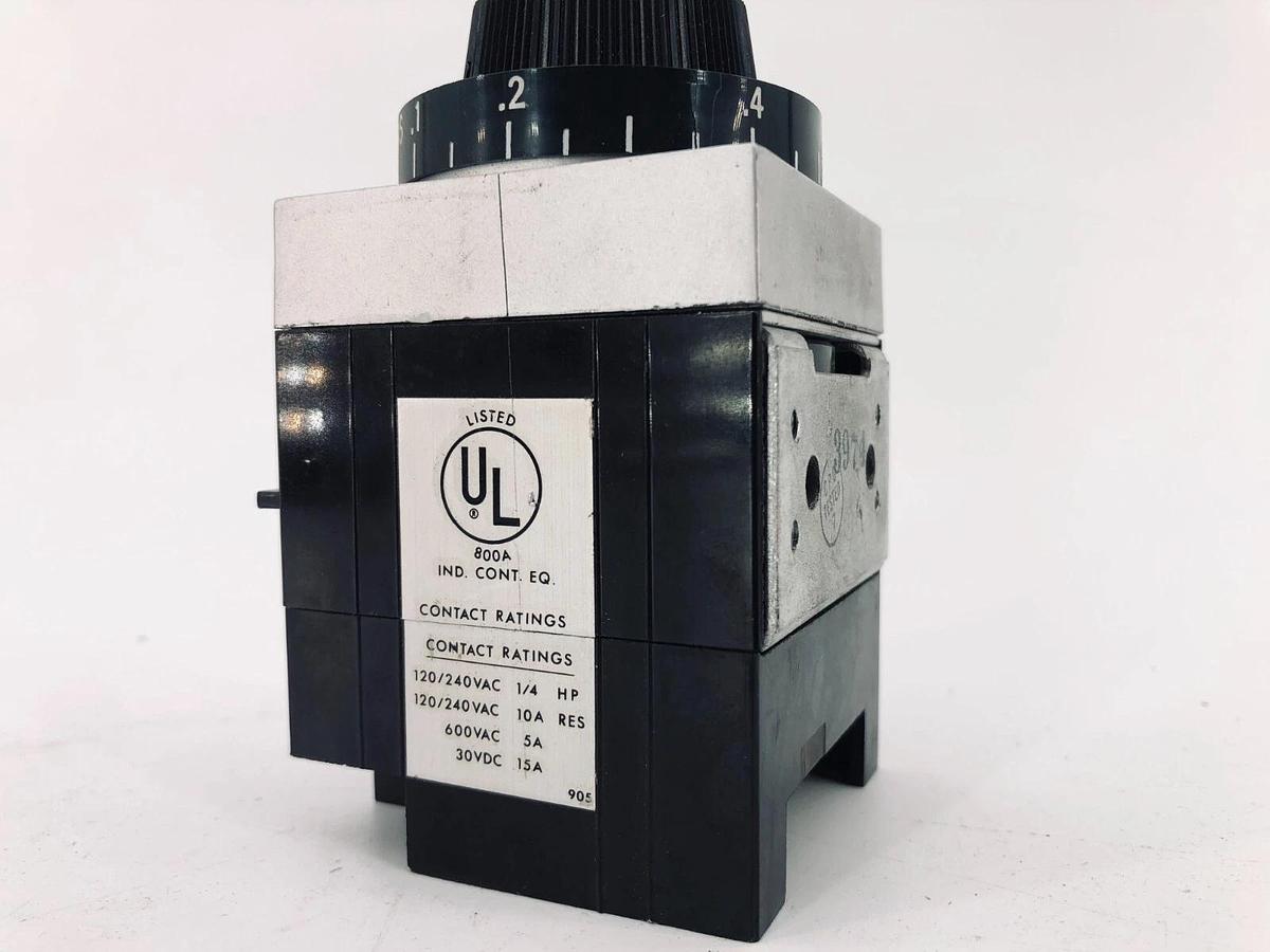 New Agastat 7012AD Timing Relay 120VAC 60Hz Delay: .1 to 1 Sec 1423157-1