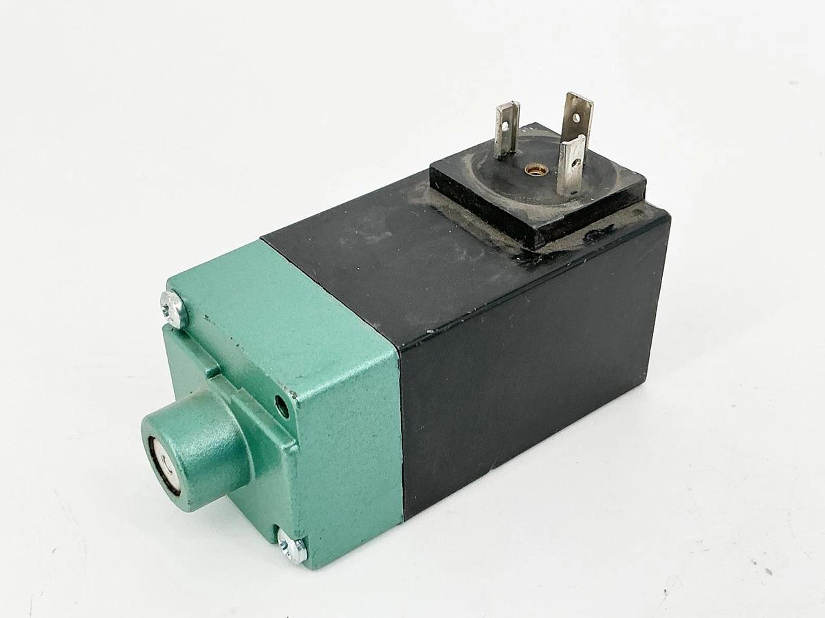 Numatics 225-266B Solenoid Coil 24VDC 6W