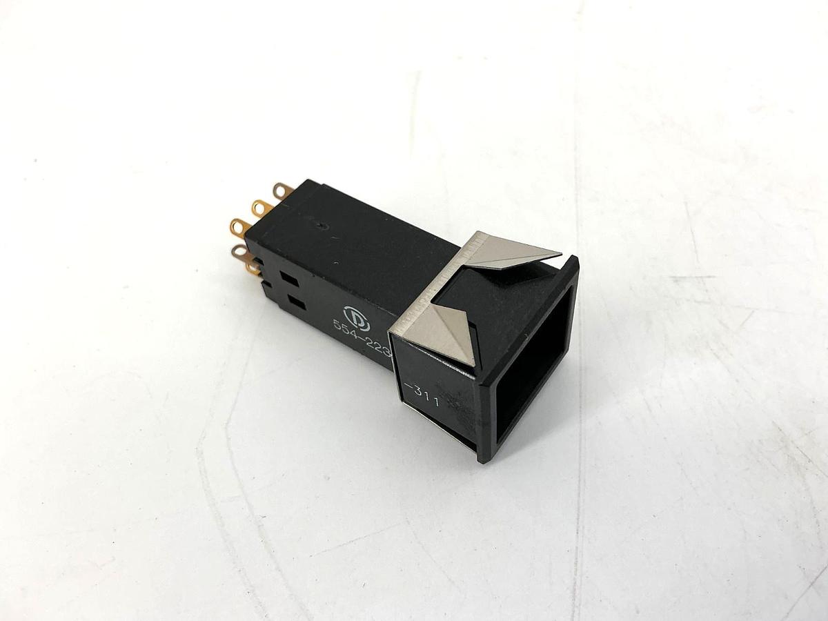 New Dialight 554-2231-311 Panel Mount Pushbutton Switch 8-Pin 1A 125VAC No Box