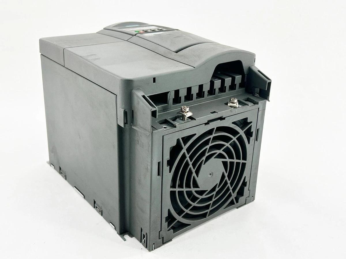 Used Siemens 6SE6440-2UE24-0CA1 AC Drive 440 5HP 6.1A 600V 2.2KW 63Hz