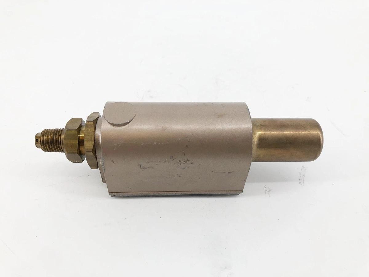 New Schrader 8857W Hydraulic Gauge Range 200-1200 PSIG - No Box
