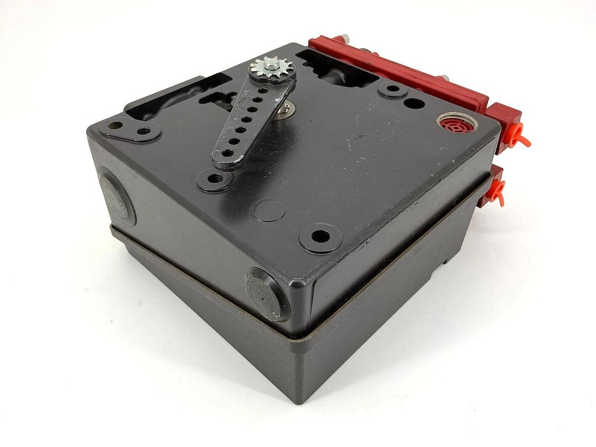 Used Bailey Controls AV112100 Pneumatic Positioner Supply Air: 150PSI Max