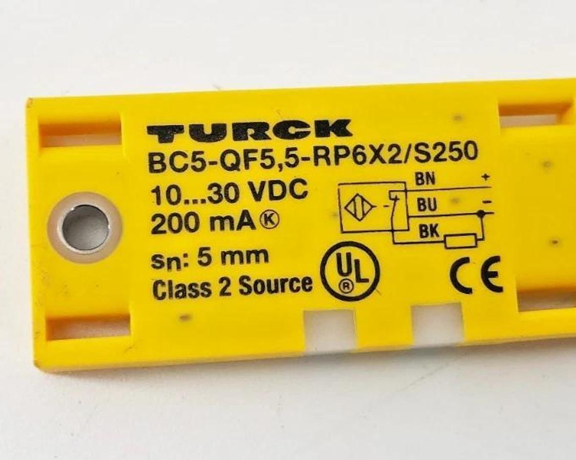 New Turck BC5-QF5,5-RP6X2/S250 Proximity Sensor 10-30VDC 2620127 - No Box