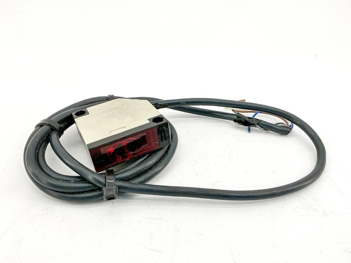 Used Omous E3JK-DS30M1 Photoelectric Sensor 24-240VAC 12-240VDC