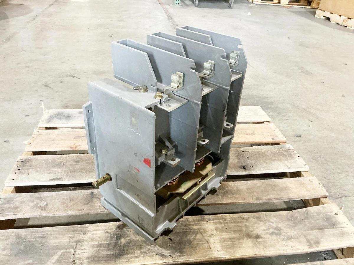 New Allen Bradley 1502-V4CBDI Vacuum Contactor 2500-5000V 400A 50/60hz 5900A