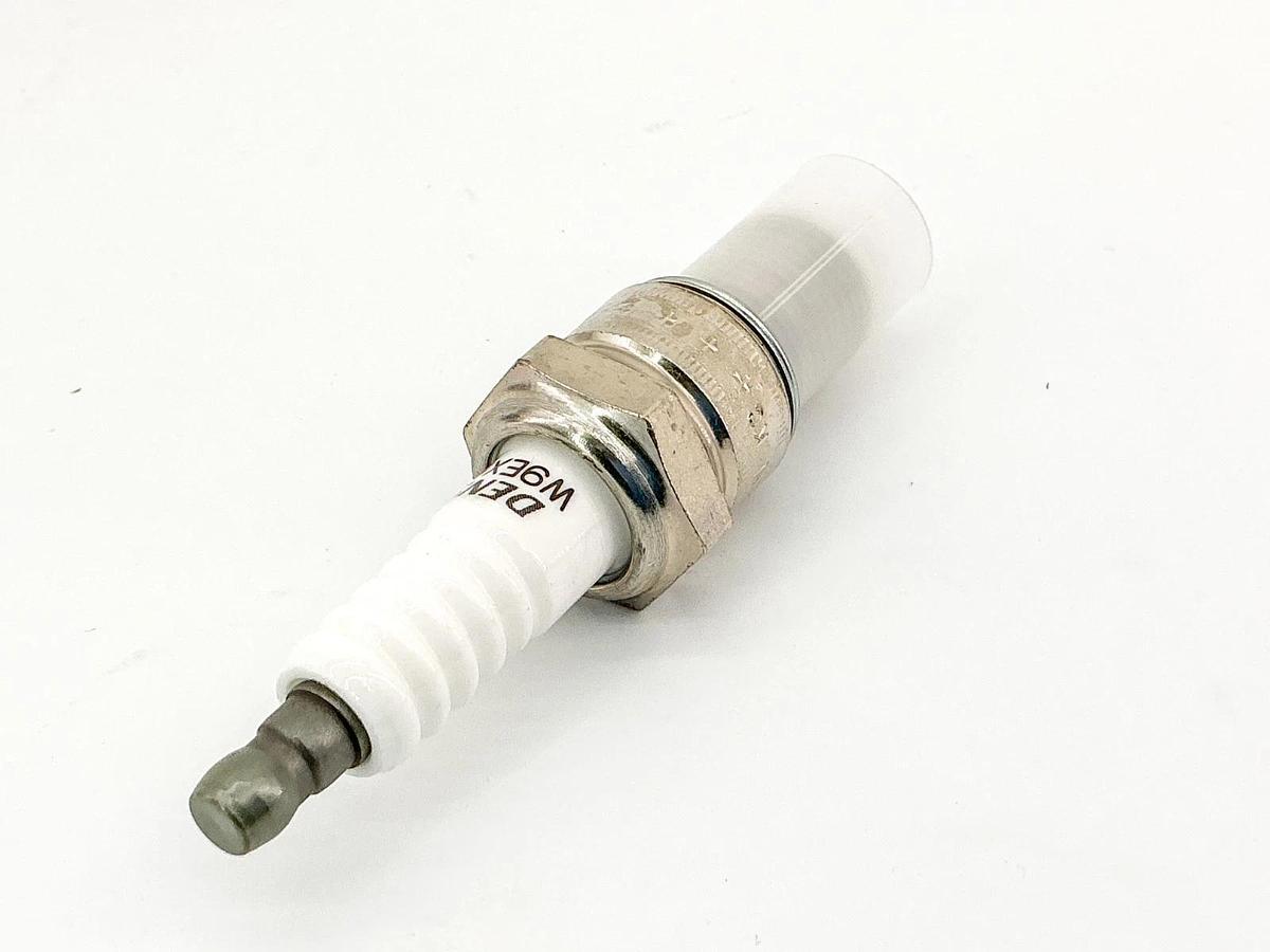 New Lot of 7 Denso 6044 U-Groove Spark Plug W9EXR-U