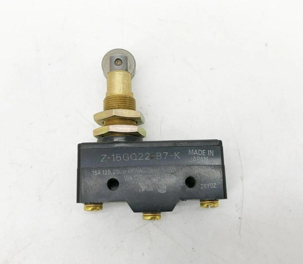 Lot of 2 New Omron Z-15GQ22-B7-K Snap Action Switches 15A 480VAC 250VDC