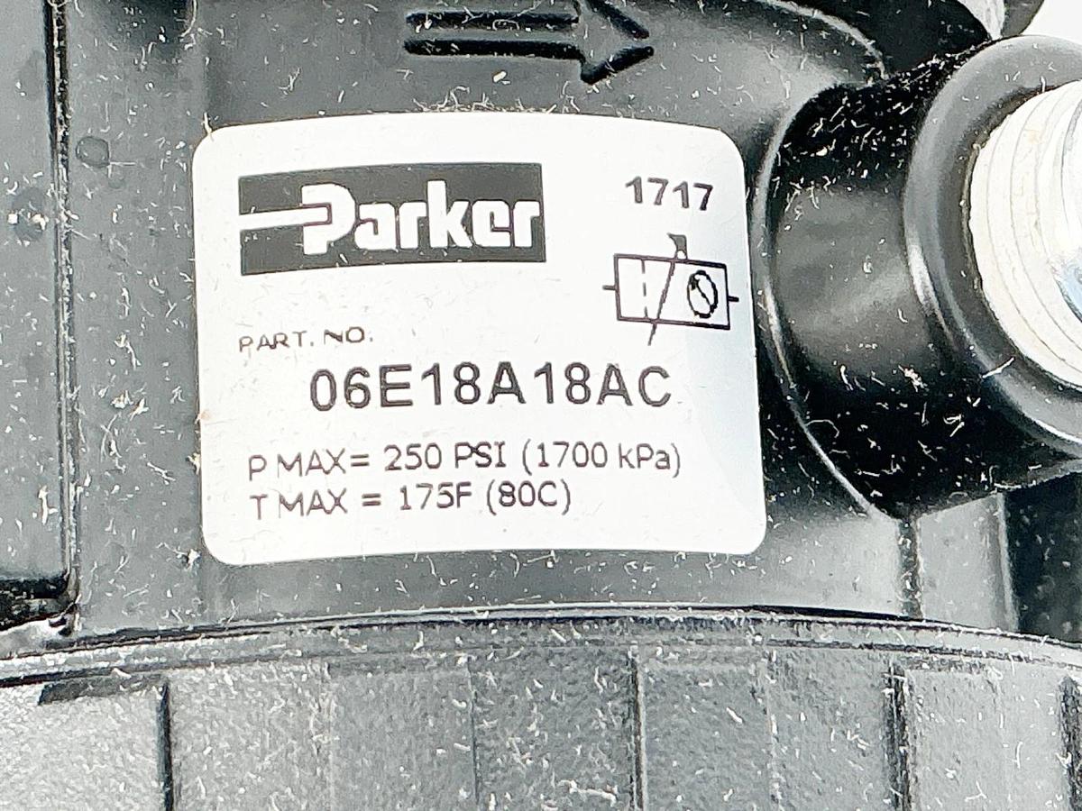 New Parker 06E18A18AC Pressure Regulator 1/4"NPT 250PSI 175F 1700kPA - No Box