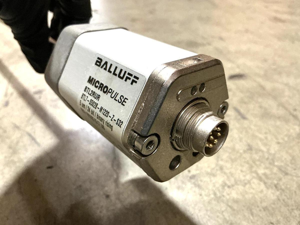 New Balluff BTL7-S502B-M1220-Z-S32 Linear Sensor BTL2RUR 8-Pin 10-30V - No Box