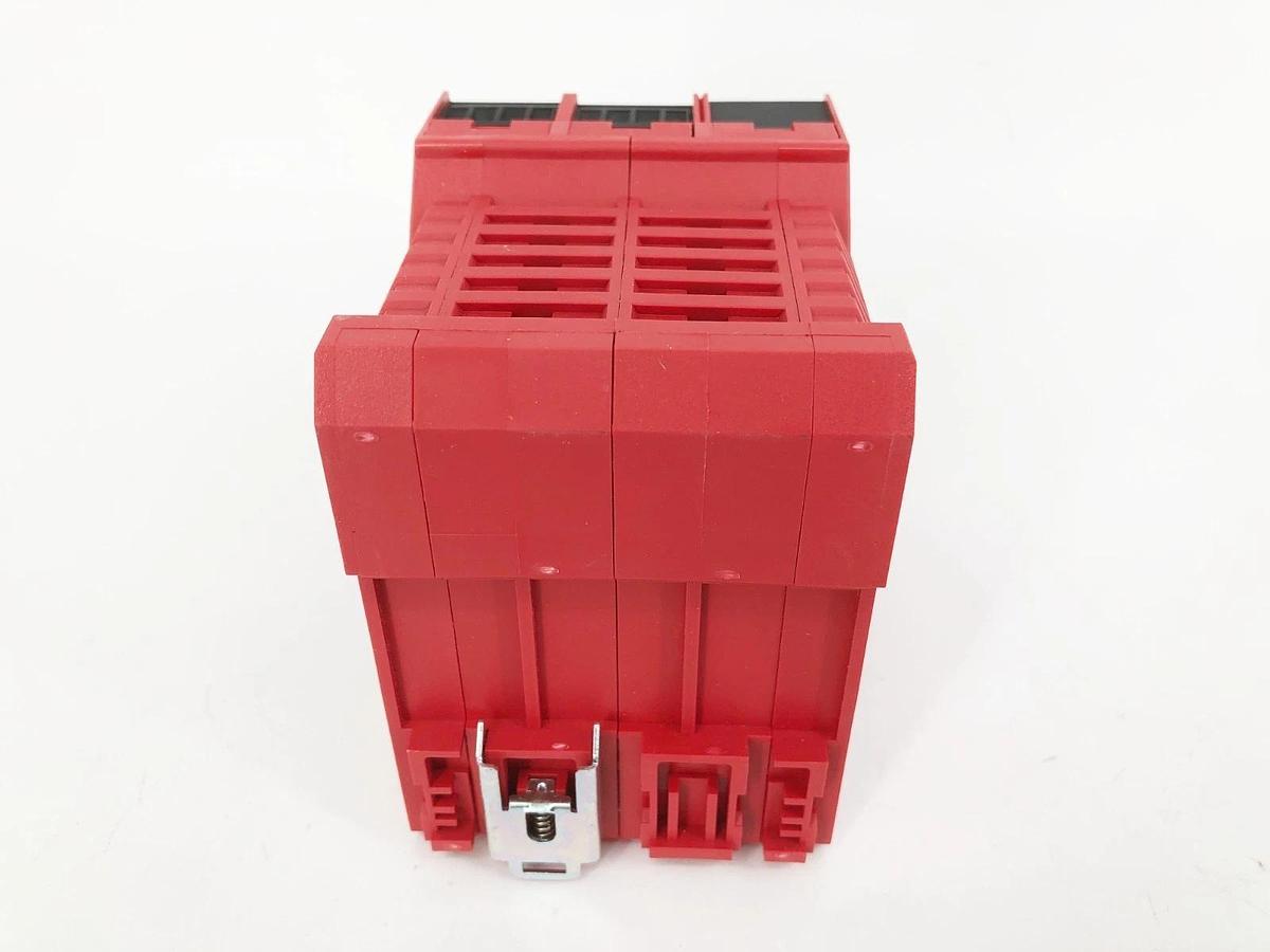 New Allen Bradley 440R-S845AER-NNL Speed Monitoring Safety Relay MSR57P