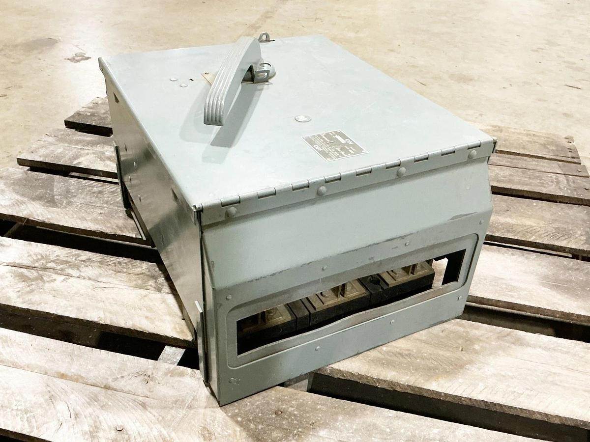 Used Siemens V7H3605 Panel Mount Switch 400A 3 Pole 100HP Max