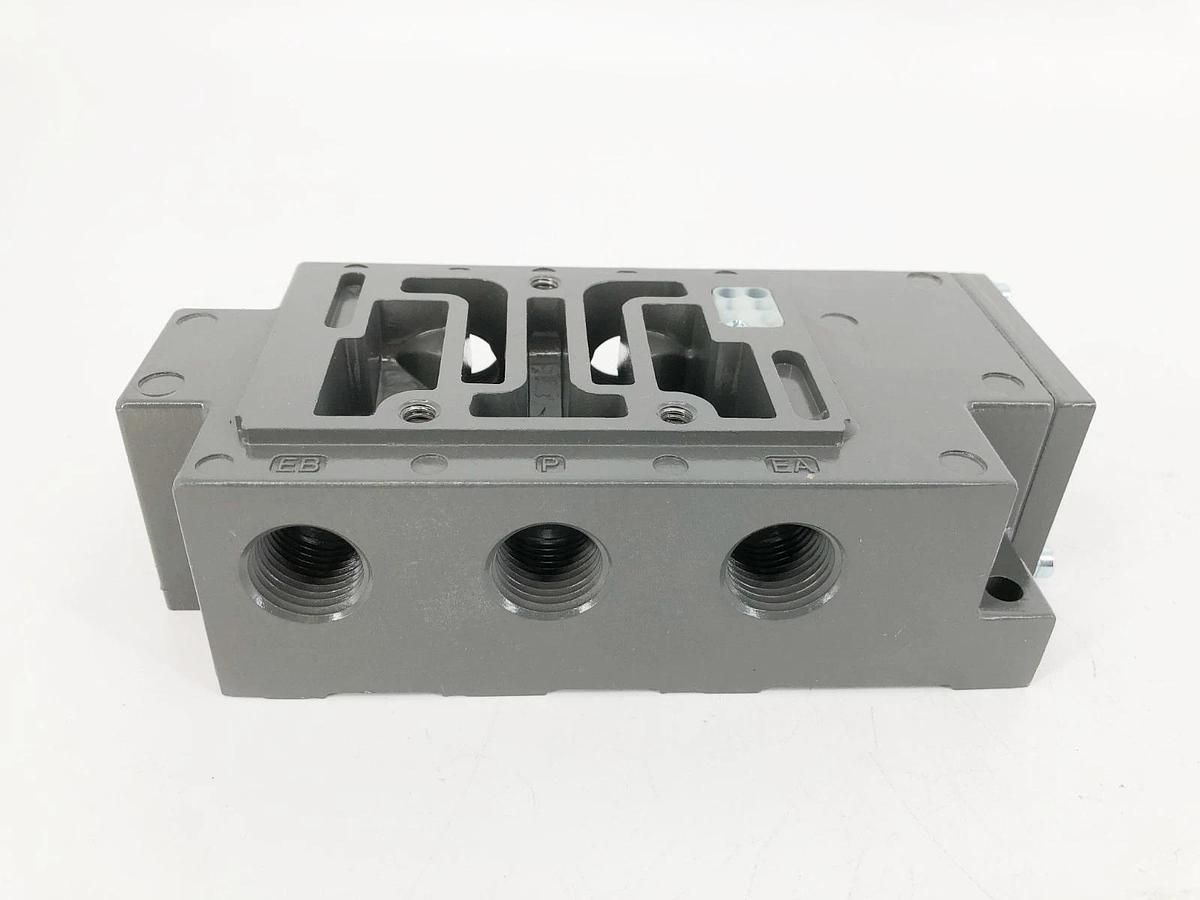 New Numatics 203-493 Pneumatic Base for MK55 Series 1/2" NPT - No Box