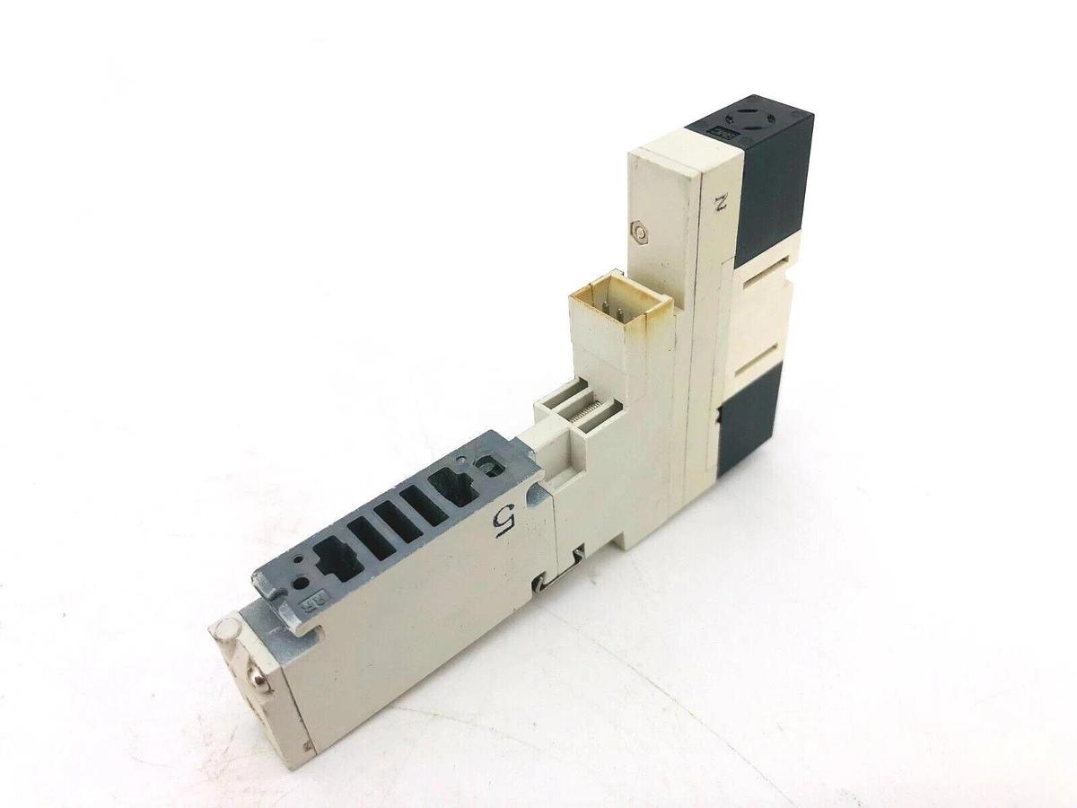 Used SMC VQ1501NR-5  Solenoid Valve Base Mounted 5 Port