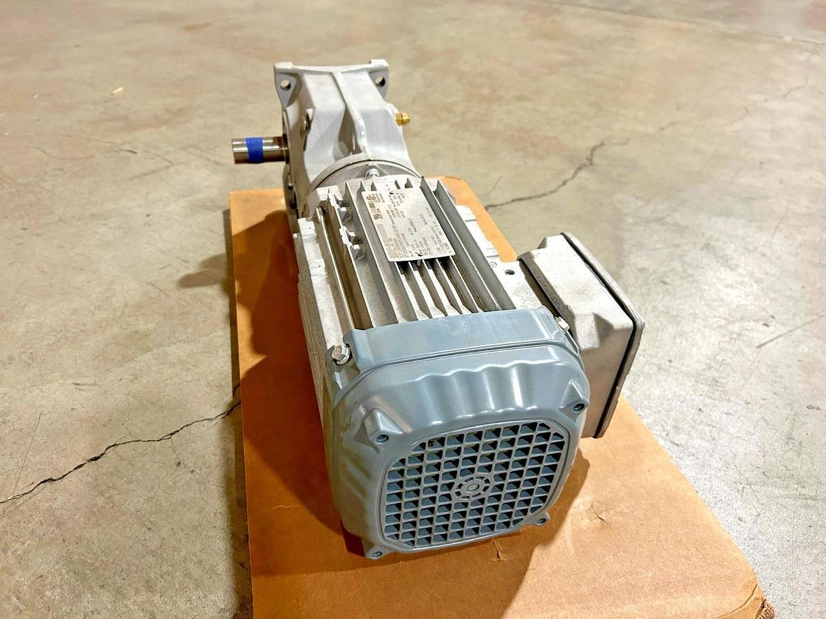 New SEW Eurodrive K37 DRN80M4 Gearmotor Inverter Duty VPWM 230/460V 1751/440rpm